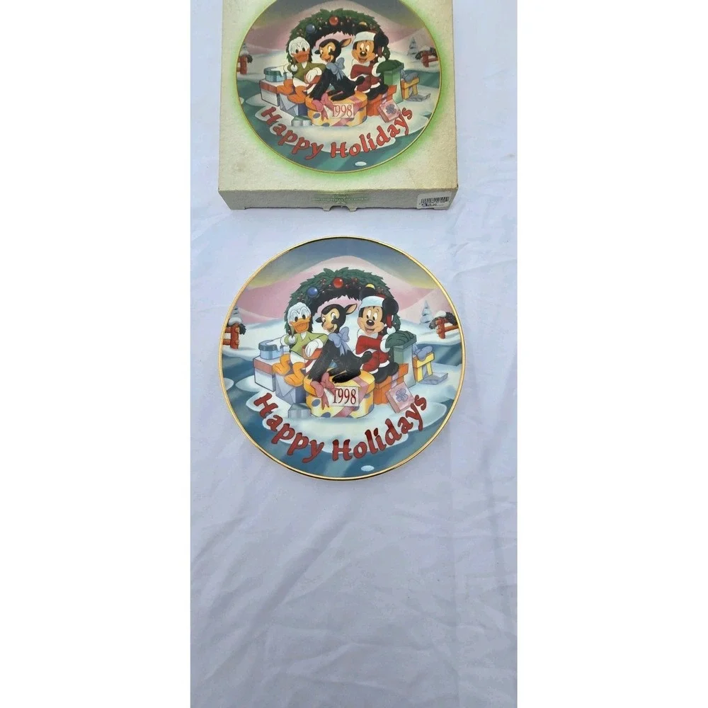 1998 Disney Collectible Happy Holidays 7.5